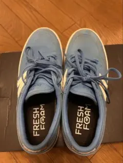 【希少カラー】New Balance Fresh Foam ブルースニーカー