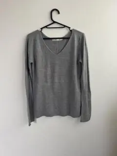 AZUL basic  Vネックニット