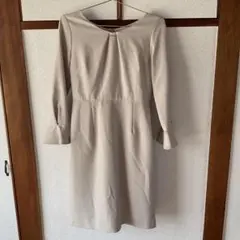 プロポーションボディドレッシング　ベージュ フレア袖 上品膝丈ワンピース