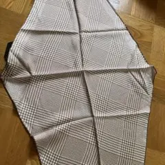 新品　五大陸　シルクスカーフ