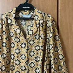 Vintage　幾何学模様のレトロブラウス　古着　昭和レトロ