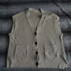 新品ニットベスト