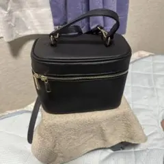黒い合成皮革ショルダーバッグ