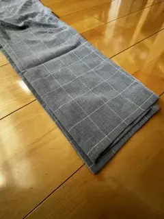 H&M SLIM FIT スラックス グレー チェック柄のサムネイル