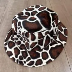 6月30日までUrban Outfitters バケットハット ジラフ柄のサムネイル
