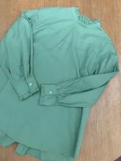 green label relaxing グリーン フリル付き長袖シャツ