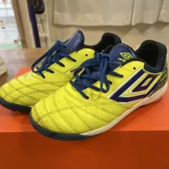 umbro サッカーシューズ イエロー/ブルー　20.0 トレーニングシューズ