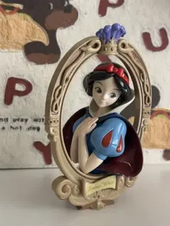 白雪姫 オーナメント付きフィギュア