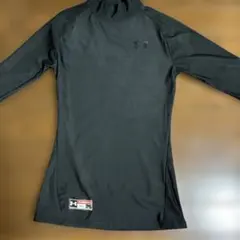 Under Armour 黒 タートルネック アンダーシャツ記名跡有り