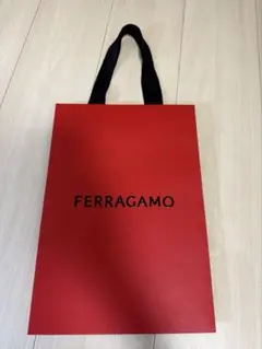 新品　Ferragamo フェラガモ　ショップ袋 ショッパーのサムネイル