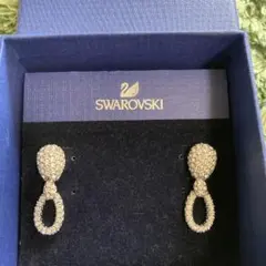 Swarovski シルバー オーバル型ピアス