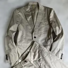 ベージュ スーツ