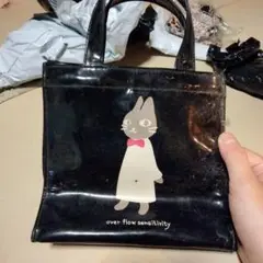 猫イラスト付き黒ハンドバッグ