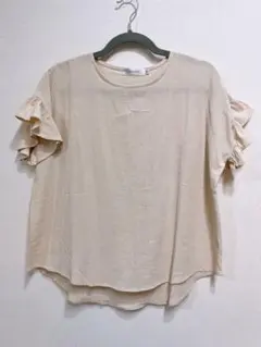 【タイムセール】girly doll フリル袖 ベージュ Tシャツ M