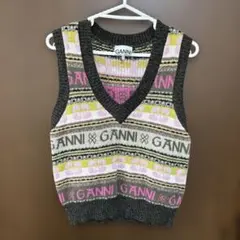 GANNI Vネックニットベスト
