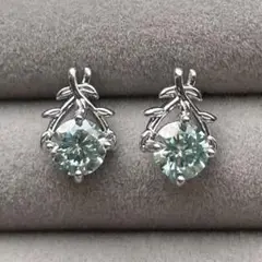 モアサナイト　ピアス