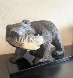 木彫りの熊の置物(台座付き)