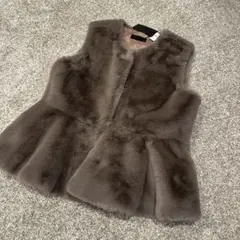 新品SCOT CLUB ブラウン　フェイクファーペプラム　ベスト ジレサイズ38