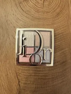 Dior バックステージグロウマキシマイザーパレット 002