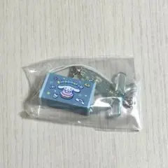 サンリオ　シークレット　デニムペンポーチ風ストラップ　シナモロール