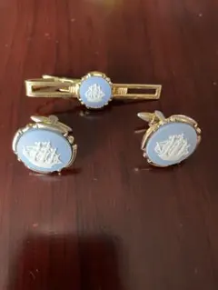 Wedgwood 青い船モチーフ ネクタイピンとカフスセ