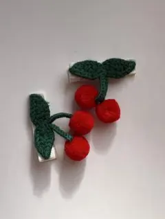 チェリーのポンポン ヘアピン