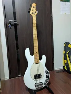 MusicMan StingRay EX エレキベースのサムネイル