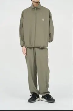 ALD × New Balance ナイロンパンツ XS グリーン 美品 ALD × New Balance ナイロンパンツ XS グリーン 美品 - メルカリ
