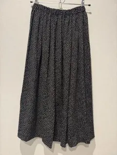 黒と白のドット柄フレアロングスカートのサムネイル
