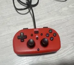 赤い有線PS4コントローラー