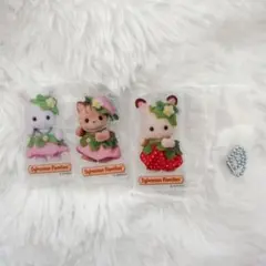 赤ちゃんアクリルキーチェーン いちご