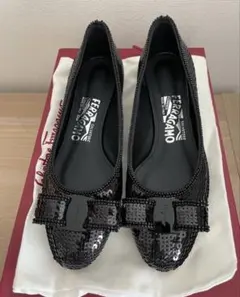 【新品】Ferragamo フェラガモ　VARAスパンコール 5 1/2のサムネイル