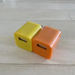 2個　ACアダプタ　USB　充電器　スマホiPhoneアンドロイド　コンセントo