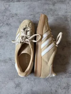 adidas GAZELLE ベージュ スエード スニーカーのサムネイル