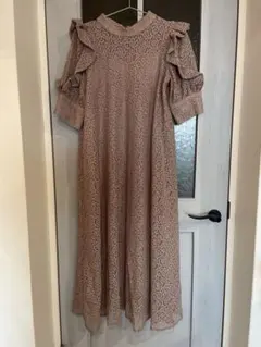 レースフリル付きベージュパーティードレスM