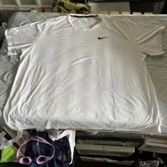 Nike Dri-FIT ホワイト Tシャツ