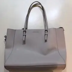 CHARLES & KEITH サンサ クラシックダブルハンドルトートバッグのサムネイル