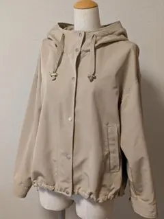 レディース　マウンテンパーカー　ベージュ　 フード付き