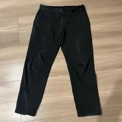 UNIQLO ユニクロ　ブラック　黒 スラックス Lサイズ　感動パンツ