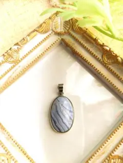 《キレイな水色にうっとり》♢ブルーレースアゲート♢ペンダントトップ♢