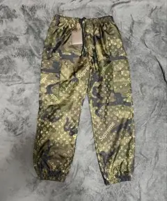 Louis Vuitton x Supreme カモフラ ナイロンカーゴパンツのサムネイル