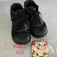 PUMA スニーカー　黒　23.5
