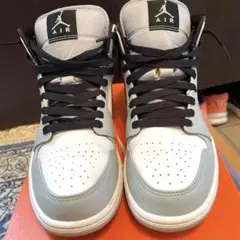 Nike Air Jordan 1 Mid ライトスモークグレー 26.5cm