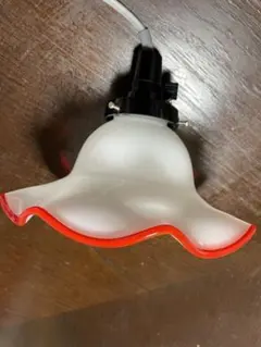 アンティーク　フリル乳白色ランプシェード　電気傘