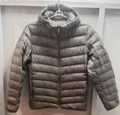 ユニクロ ウルトラライトダウンシームレスパーカー　グレー　メンズXL