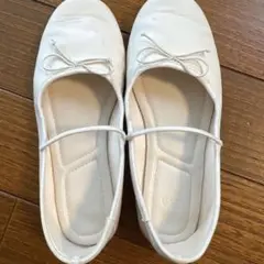 ホワイトリボン付き　フラットシューズ 33 ZARA