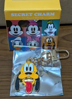 ディズニーストア　シークレットキーチェーン　プルート