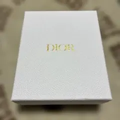 Dior ギフトボックス ホワイト 仕切り付き