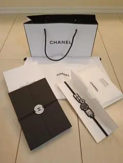 CHANEL シャネル　ノベルティ　ホワイト　レザーPV 　□新品未使用 CHANEL シャネル ハンドバッグ レディース 22 ミニハンドバッグ