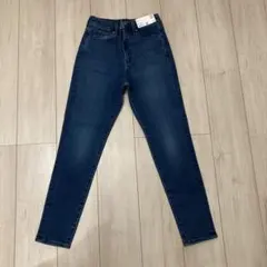 UNIQLO ハイライズスキニーアンクルジーンズ　25